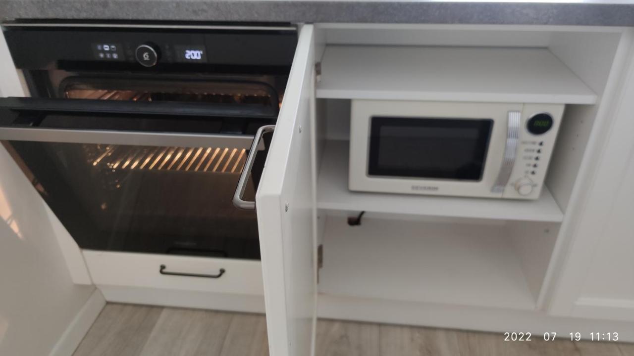 Happy Inn Just Studio, Self Check-In-24X7,Parking-In-The-Underground-Garage VNO Extérieur photo